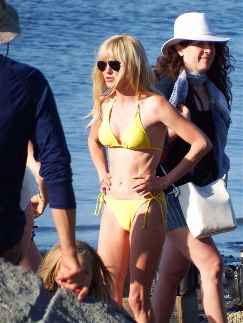 Anna Faris In Yellow Bikini On The Set Of Overboard Gotceleb 7560 The