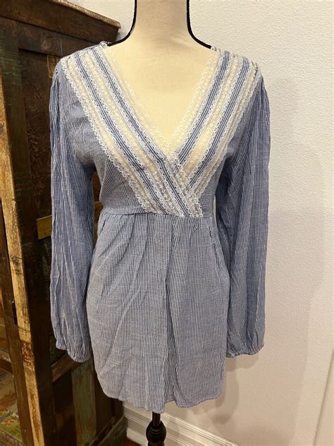 Suzanne Betro Blue White Striped Lace Trim Tunic Top Gem