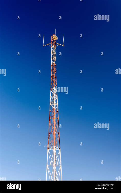 Microwave Antenna Tower Hi Res Stock Photography And Images Alamy