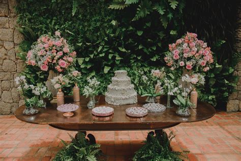 Mesa De Bolo Para Casamento Simples - Mesa de bolo para casamento simples durante o dia