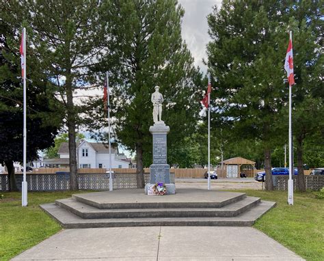 Wallaceburg Cenotaph | Veterans Affairs Canada