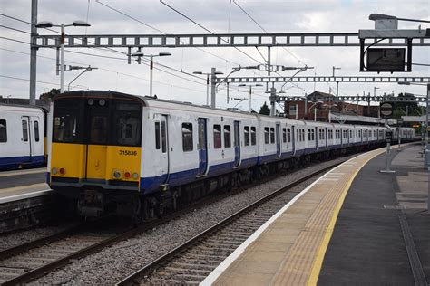 Tfl Rail Class 315 Emu No 315836 Shenfield Tfl Ral Clas Flickr