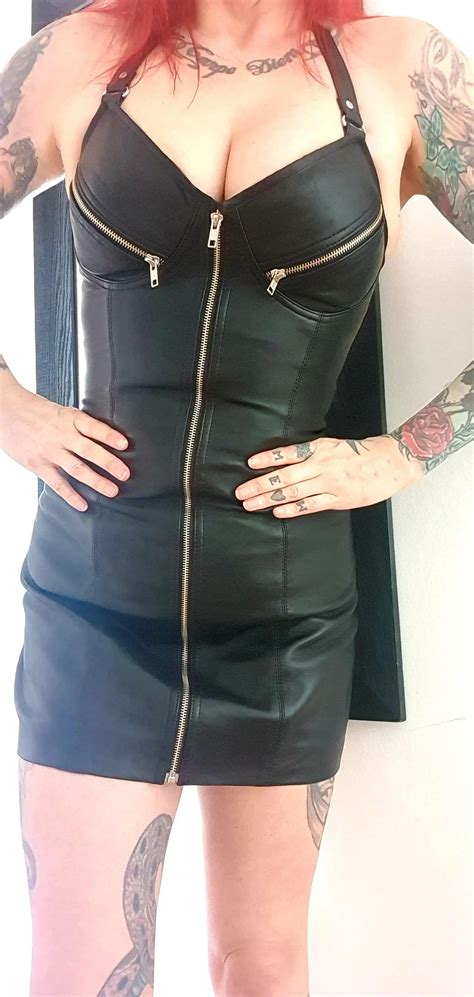 Do you like my new dress? All zips fully functional too! | Scrolller