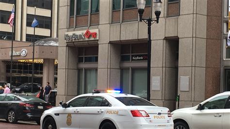 Police Investigate Robbery At Downtown Indianapolis Bank