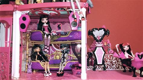 Monster High Dolls Draculaura Bed