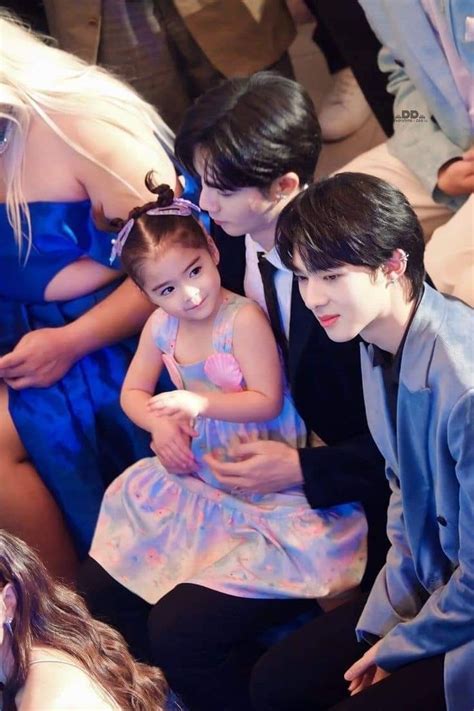 Pin By Daf Rodgon On ZeeNunew Handsome Anime Guys Cute Gay Pit Babe