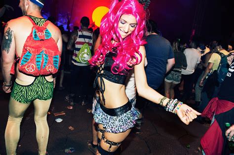 See The Sexiest Partiers At Tomorrowworld 2015 Photos Gq