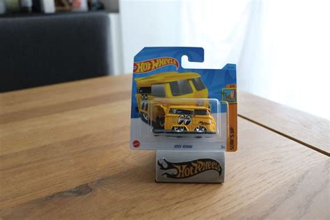 Hot Wheels Surf s Up 2023 Kool Kombi 2 5 Short Card Neu und originalverpackt in Adlikon für