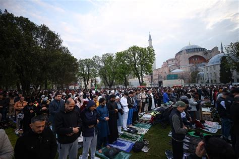 Ayasofya Camii Nde Bayram Namaz