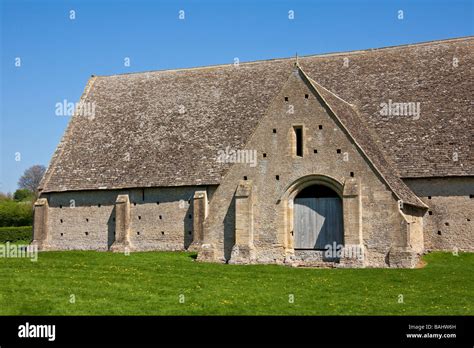 Medieval Barn England Hi Res Stock Photography And Images Alamy