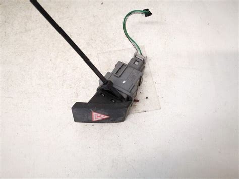 15b279 Genuine Hazard Switch FOR Toyota Verso 2010 1675367 46 EBay