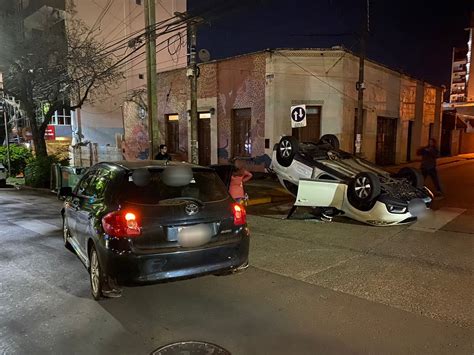 Impactante Choque Y Vuelco En El Macrocentro De Posadas