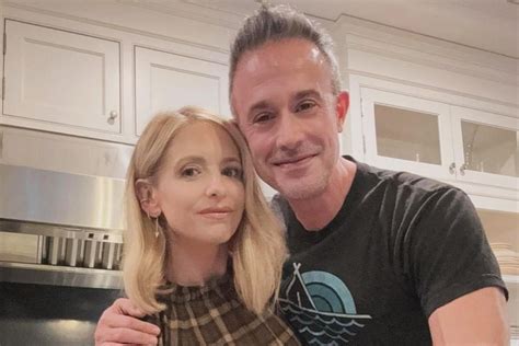 Sarah Michelle Gellar Celebrates Husband Freddie Prinze Jr. on Thanksgiving