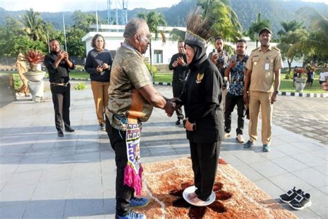 Mensos Tri Rismaharini Kunjungan Kerja Ke PLBN Di Skouw ANTARA News Papua