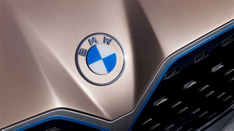 BMW Unveils Its New Transparent Logo and Identity – Robb Report