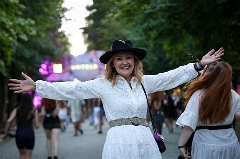 Elena Lasconi Candidatul Usr La Pre Edin Ia Rom Niei I Portret