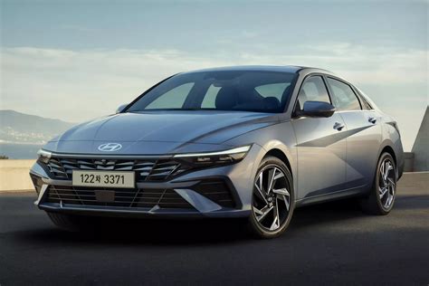 Hyundai Elantra 2024 surge com novo visual | Webmotors