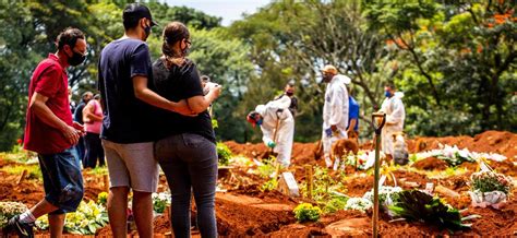 Covid Enterros Na Cidade De S O Paulo Cresceram