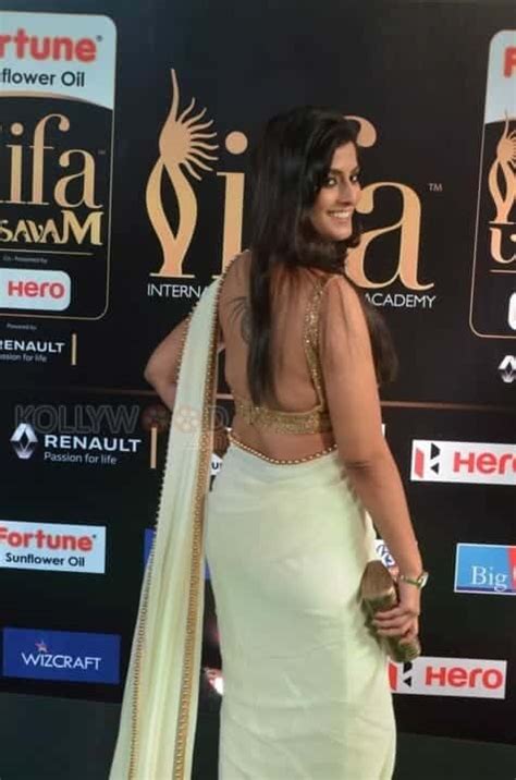 Varalakshmi Sarathkumar Hot At Iifa Awards 2017 Photos 02 202564