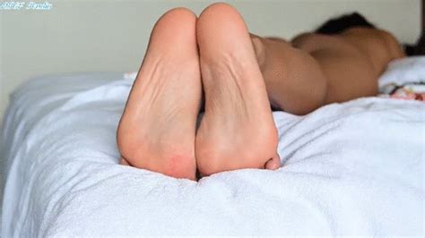 Big Booty Latina Gets Another Load On Her Soles MOV Amateur Soles Giantess And Footjobs