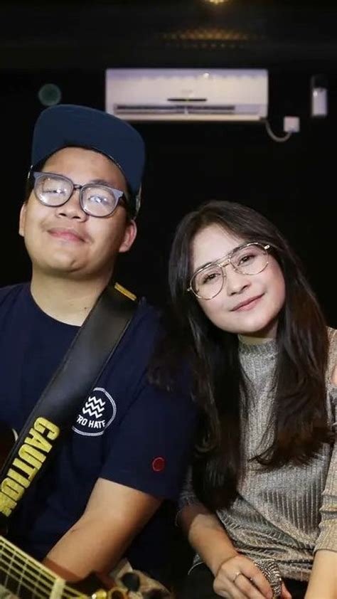 Prilly Latuconsina Dan Kiki Eks Cjr Pernah Pacaran Seminggu Ini Potret