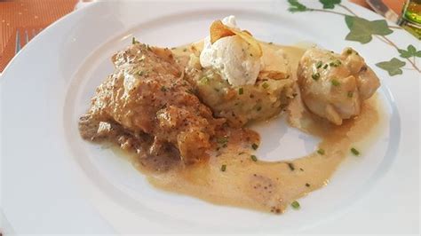 Poulet Bourbonnais Sauce La Moutarde De Charroux Pommes De Terre