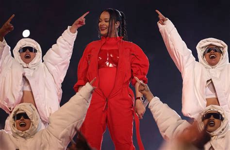 Apresenta O De Rihanna Registra Recorde De Audi Ncia No Super Bowl