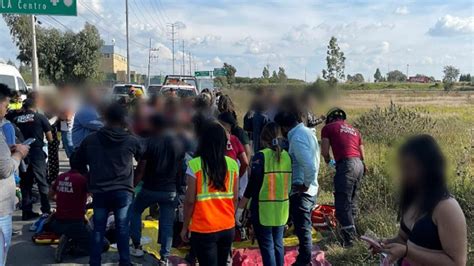 Autobús Con Fans De De Harry Style Se Voltea En La Carretera México Puebla N