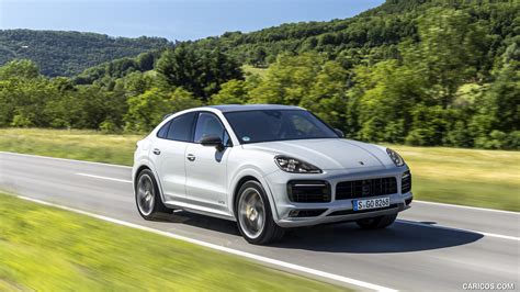 Porsche Cayenne GTS Coupe 2021MY Color Crayon Front Three Quarter