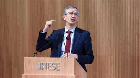 Pablo Hern Ndez De Cos Ficha Por El Iese Como Profesor De Econom A