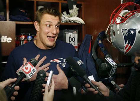 Patriots Te Rob Gronkowski Flexes Muscles When Asked About Deflategate Posts Video Saying