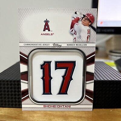 Topps Series Jersey Number Medallion Commemorative Relics