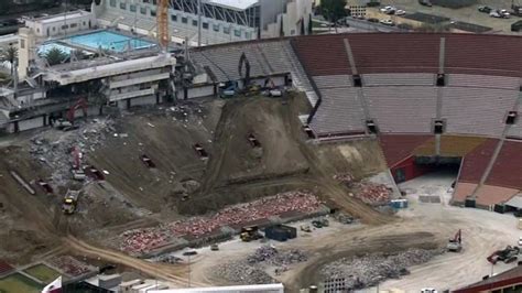 Hiring Event Construction Ramps Up At La Memorial Coliseum Nbc Los