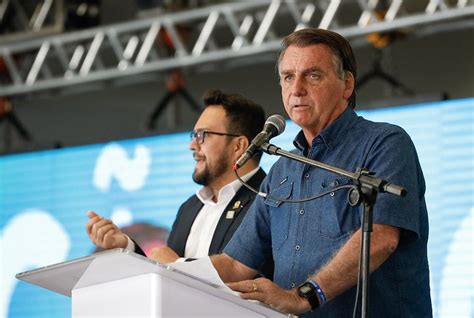 Avi O De Bolsonaro Arremete No Aeroporto Da Pampulha Em Bh