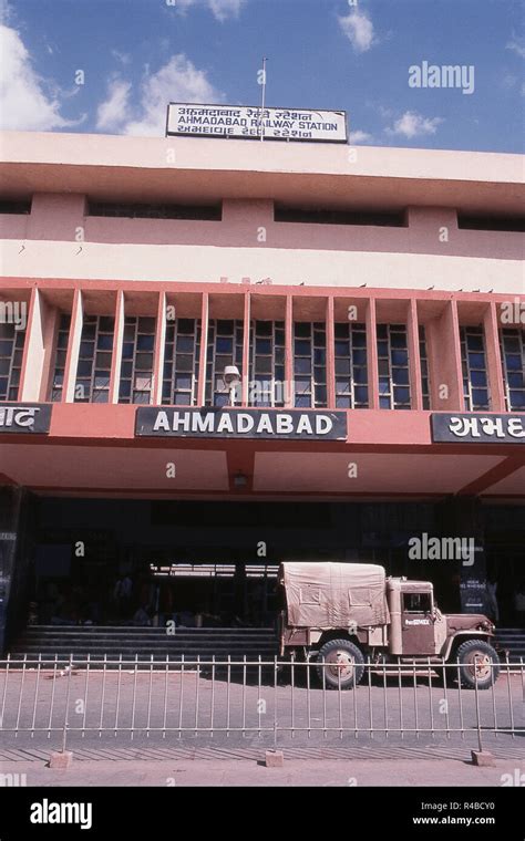 Ahmedabad railway station india hi-res stock photography and images - Alamy