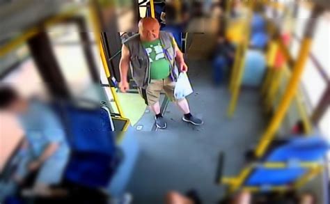 Atak No Ownika W Warszawskim Autobusie Policja Publikuje Wizerunek