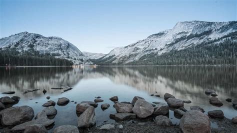 Alpine Views: Enjoy These 12 Stunning Lakes in Yosemite