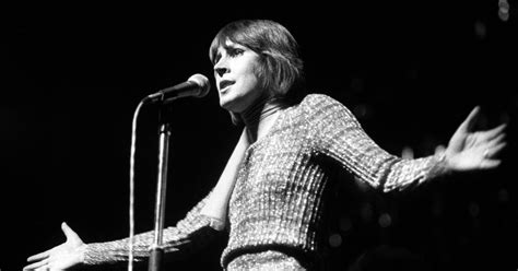 I Am Woman Singer Helen Reddy Dies At 78 In Los Angeles