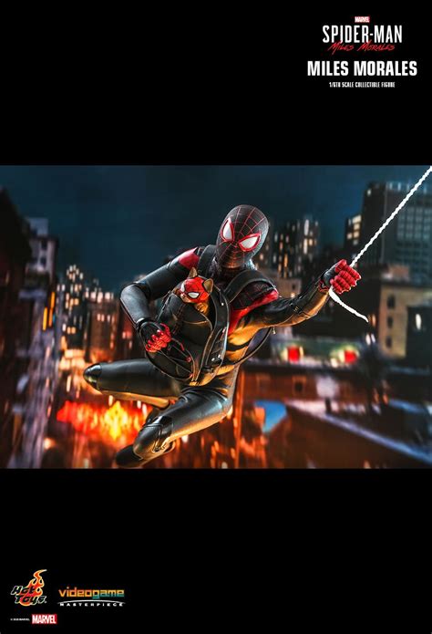 This Marvels Spider Man Miles Morales Hot Toy Comes With His Own Spider Cat Kakuchopurei
