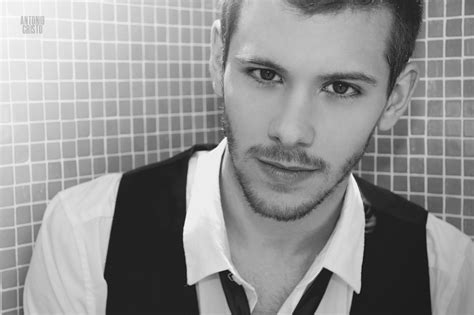 Los Chulos de Atzur NO SOY COMO TÚ EL POLÉMICO CORTO GAY