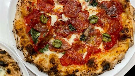 Pizzeria Sei In L A Voted One Of The Best Pizza Restaurants In The U S