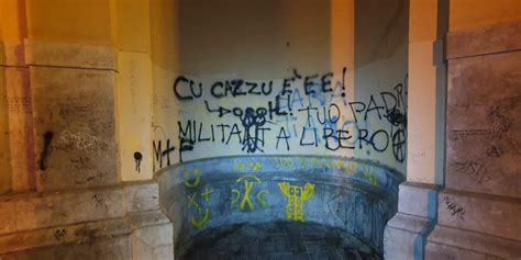 Graffiti E Pareti Usate Come Vespasiani A Messina Degrado E Incuria