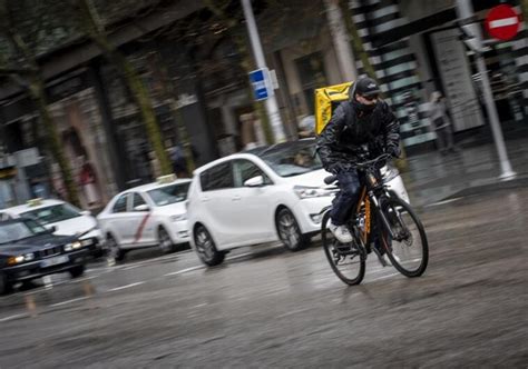 Glovo Entra En El Sector De La Moda Con El Reparto De Prendas A