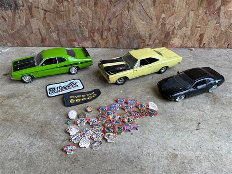 Lot 124 Mopar Memorabilia Patches Pins Model Cars Gearing Up