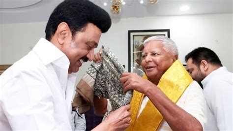 Stalin Touches Lalu Yadavs Feet As Opposition Leaders Reach Patna For