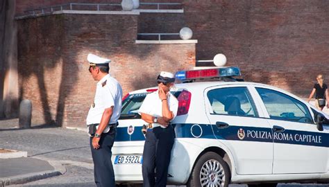 Morto Enne Nell Incidente Col Suv Sulla Laurentina Vicino Roma Dopo