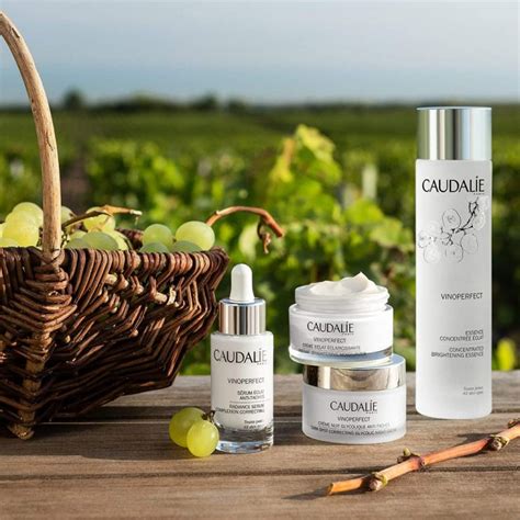 Caudalie Vinoperfect Brightening Glycolic Overnight Cream - Hortense Travel