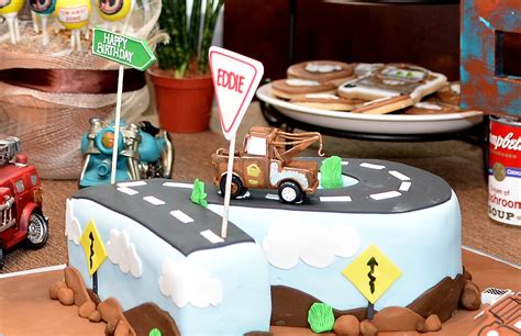 Tow Mater Road Cake | Tow mater, Mater cake, Birthday