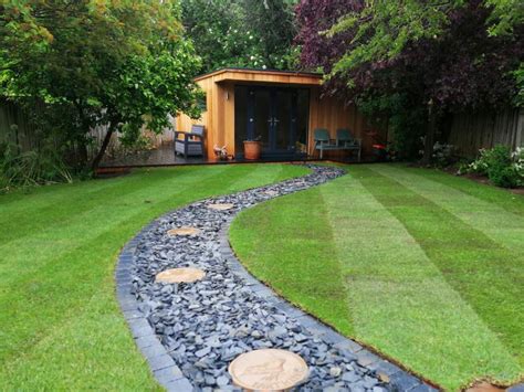 10 Creative Small Garden Ideas with Pebbles that Will Transform Your ...