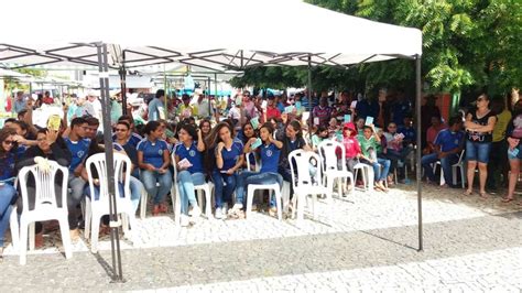 Aluna da EEM Patativa do Assaré Lança Cordel Dicionário Cearense no